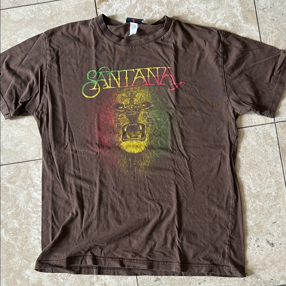 Santana Graphic Tee with Lion Design - Picture 4 of 4